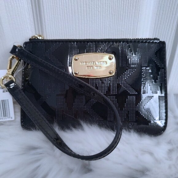 Michael Kors Jet Set Patent Embossed Wristlet. - Picture 1 of 7
